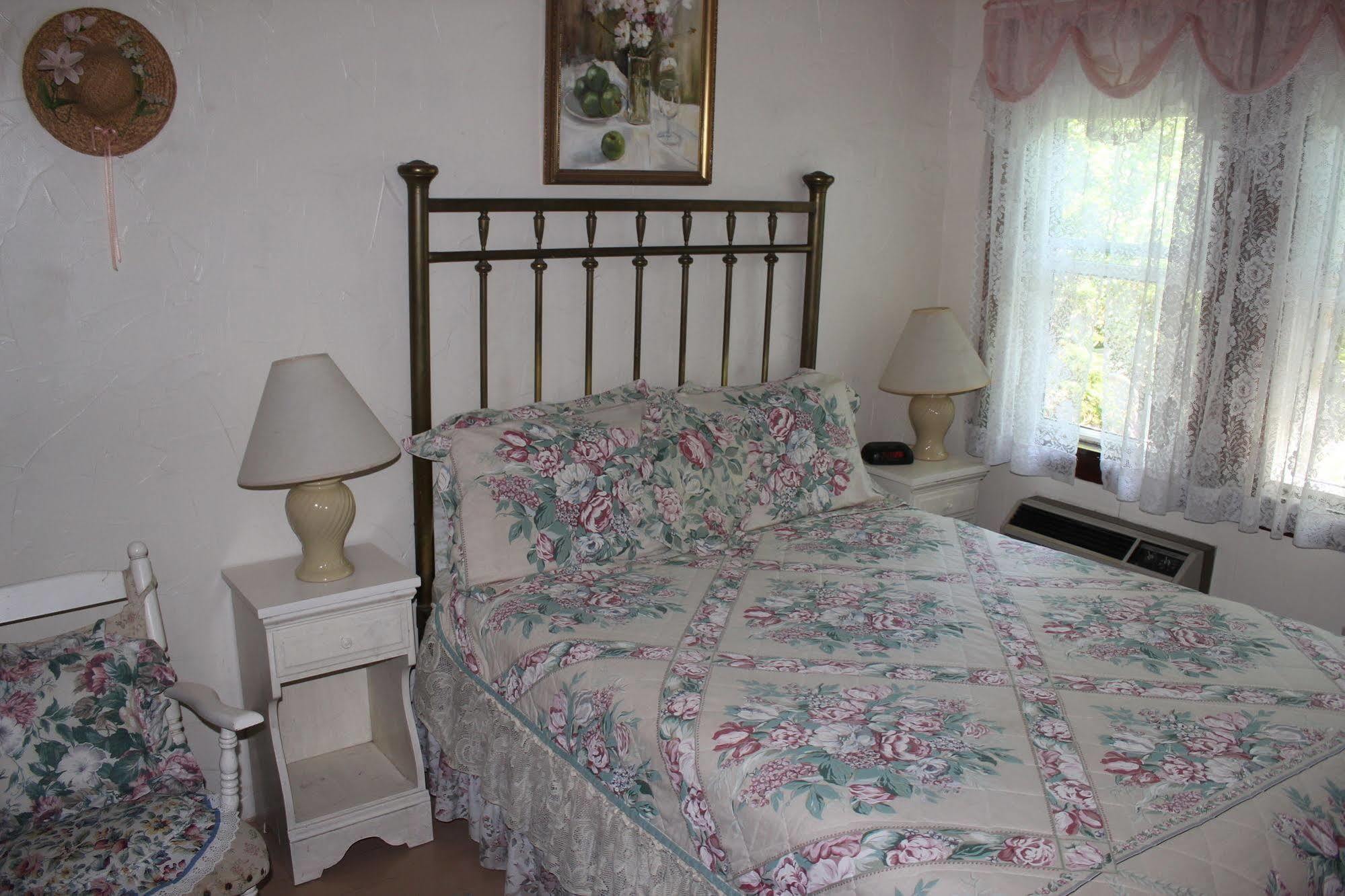 Sea Breeze Inn Hyannis Port Εξωτερικό φωτογραφία